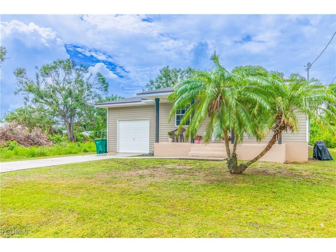 921 Henry Street Punta Gorda FL 33950 2025007078 image8