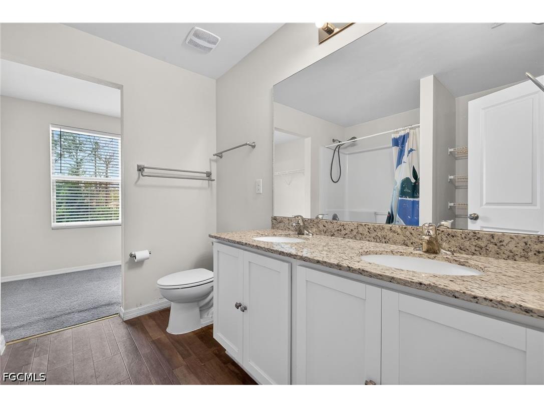 921 Jacaranda Parkway E Cape Coral FL 33909 2026015178 image13