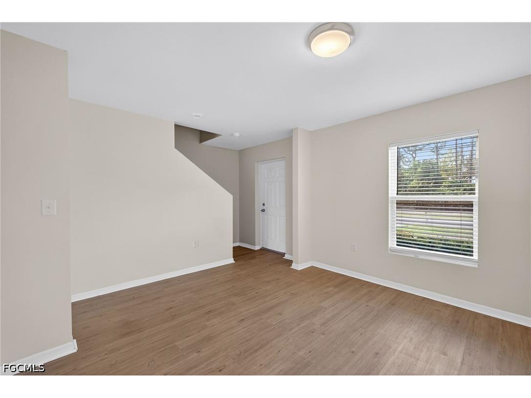 921 Jacaranda Parkway E Cape Coral FL 33909 2026015178 image2