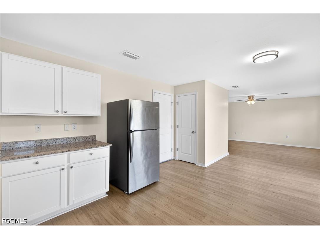 921 Jacaranda Parkway E Cape Coral FL 33909 2026015178 image9