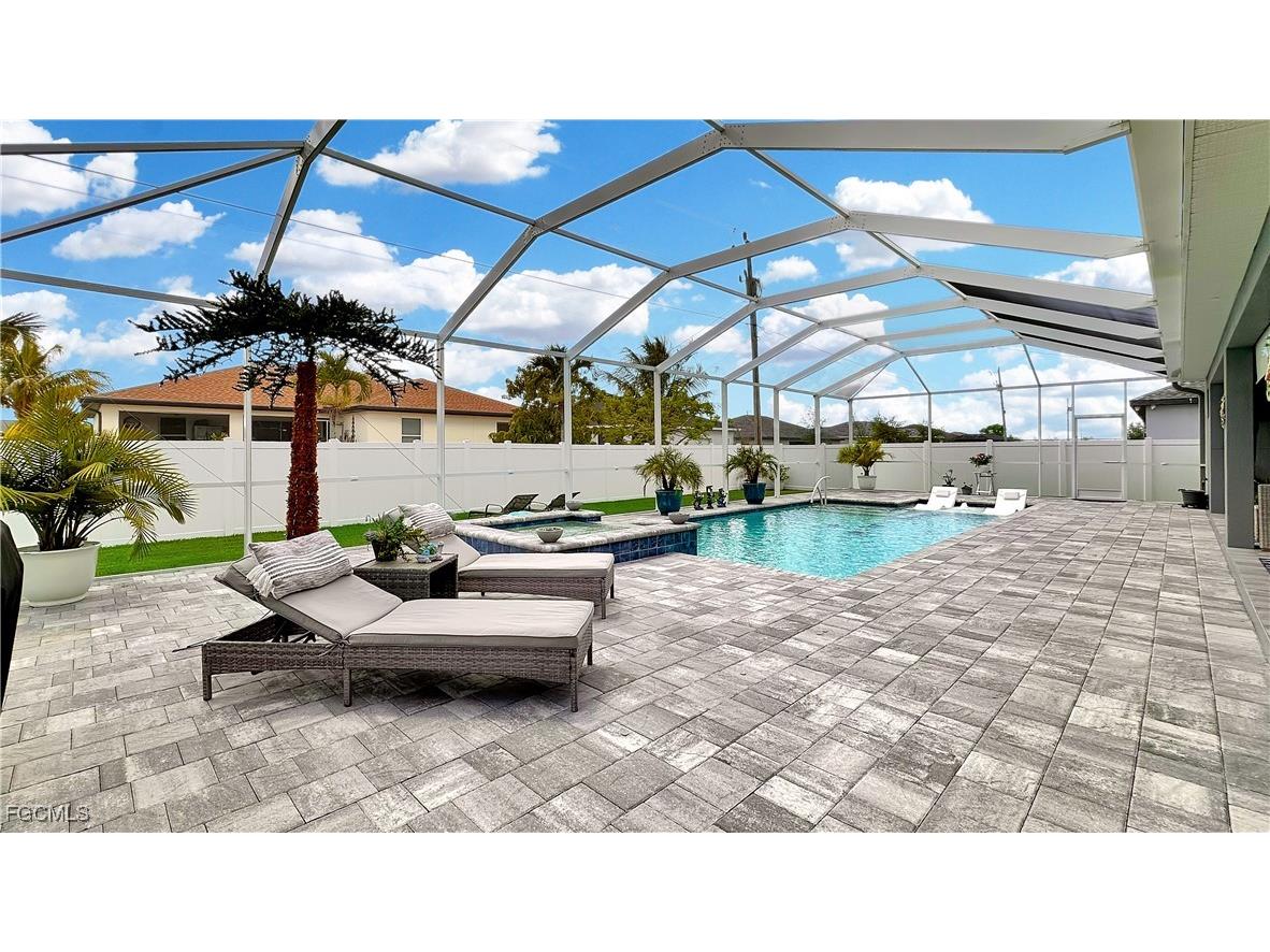 921 NE 13th Avenue Cape Coral FL 33909 2025022173 image1