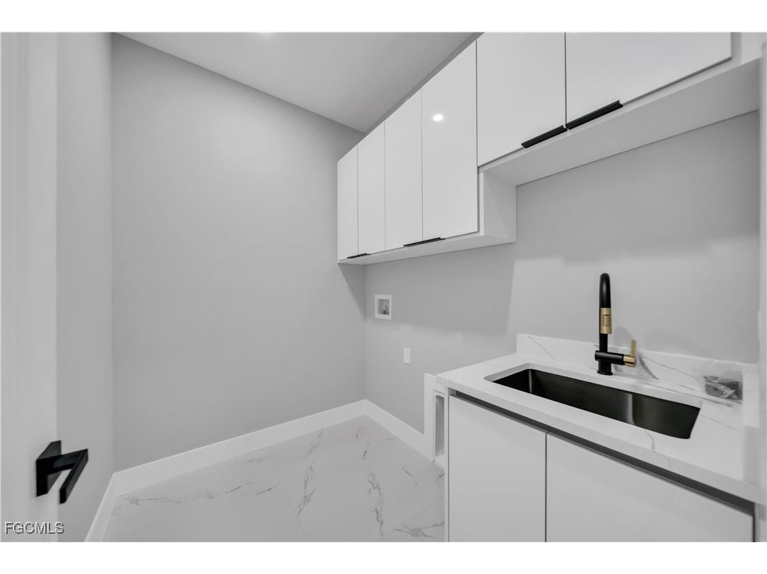 921 NW 8th Terrace Cape Coral FL 33993 2025023488 image11