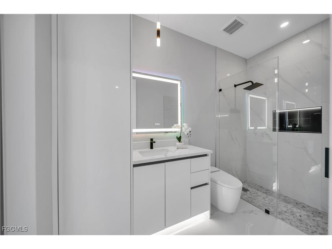 921 NW 8th Terrace Cape Coral FL 33993 2025023488 image25