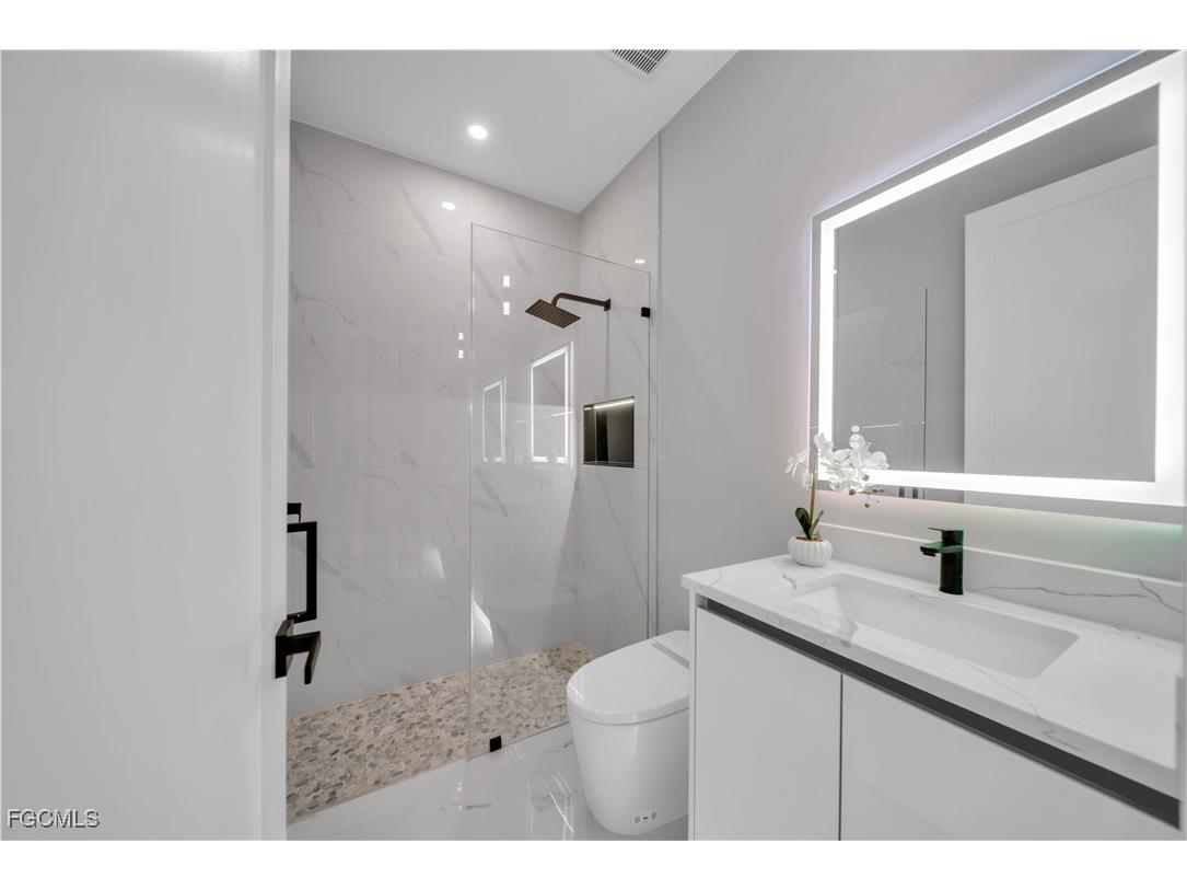 921 NW 8th Terrace Cape Coral FL 33993 2025023488 image27