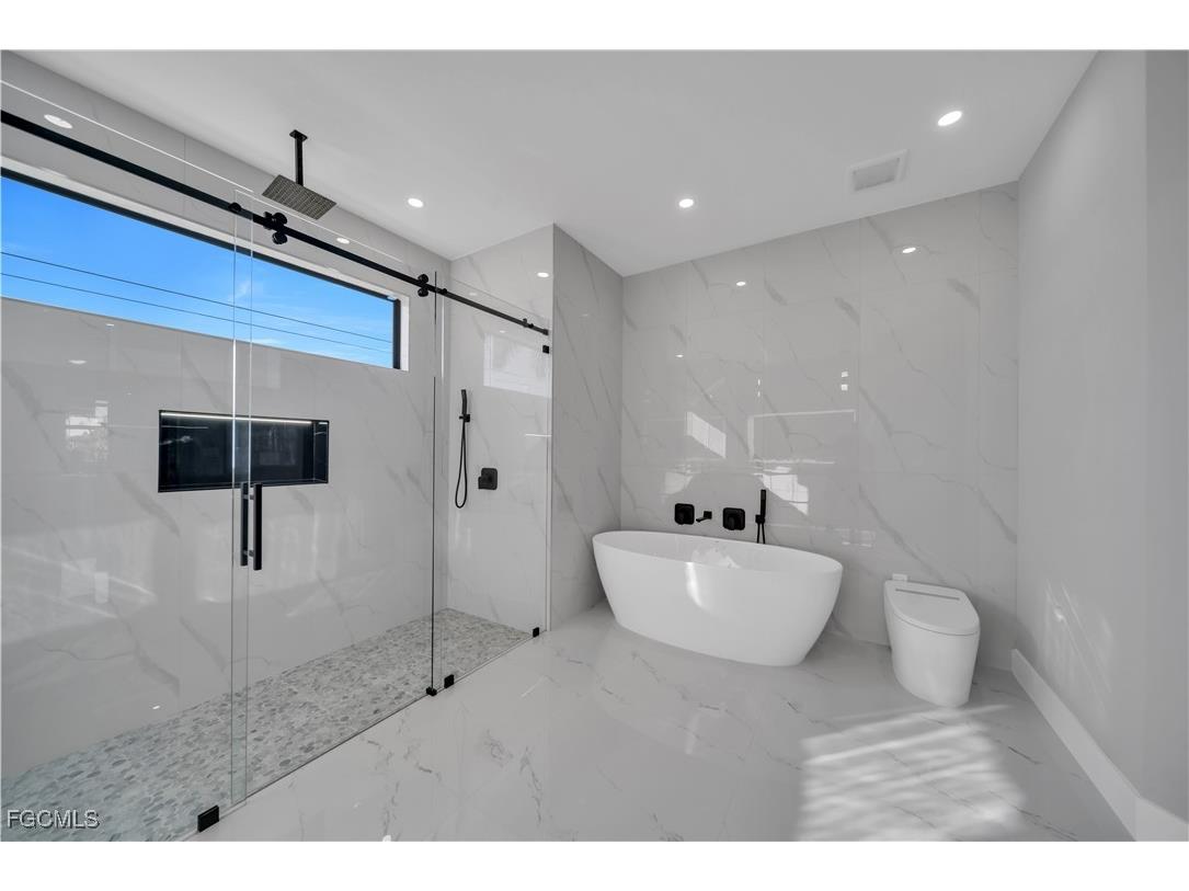 921 NW 8th Terrace Cape Coral FL 33993 2025023488 image34