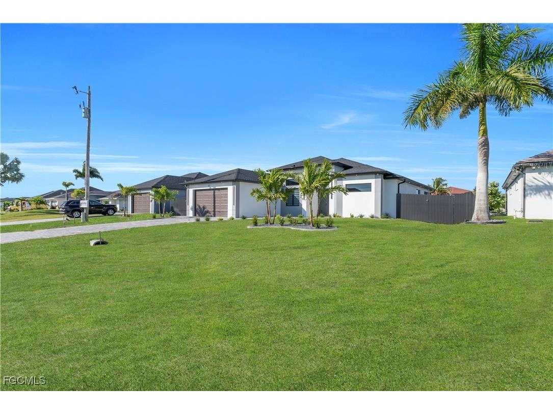 921 NW 8th Terrace Cape Coral FL 33993 2025023488 image4