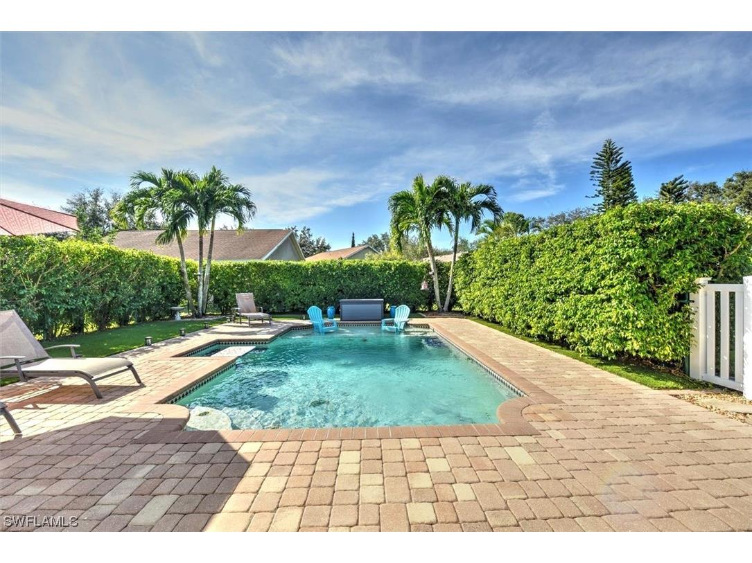 9211 Middle Oak Drive Fort Myers FL 33967 223087112 image1