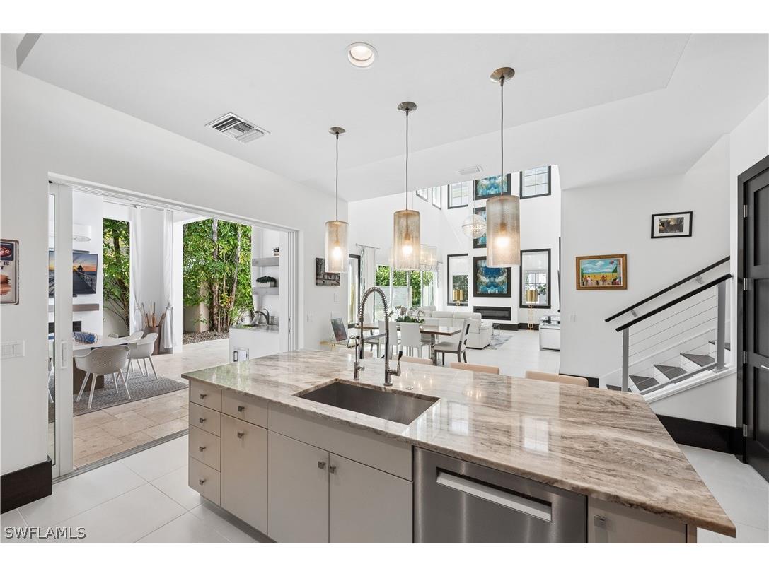 9214 Mercato Way Naples FL 34108 226008375 image1