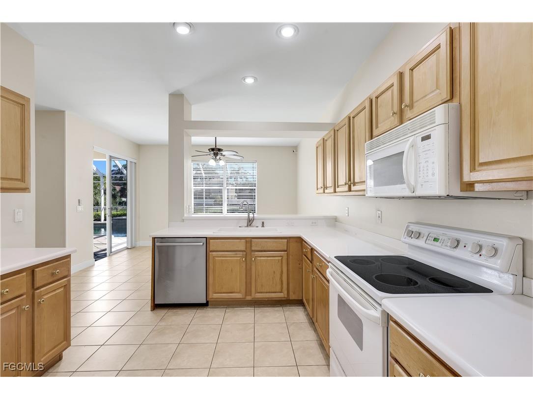 9214 Palm Island Circle North Fort Myers FL 33903 2025025547 image11