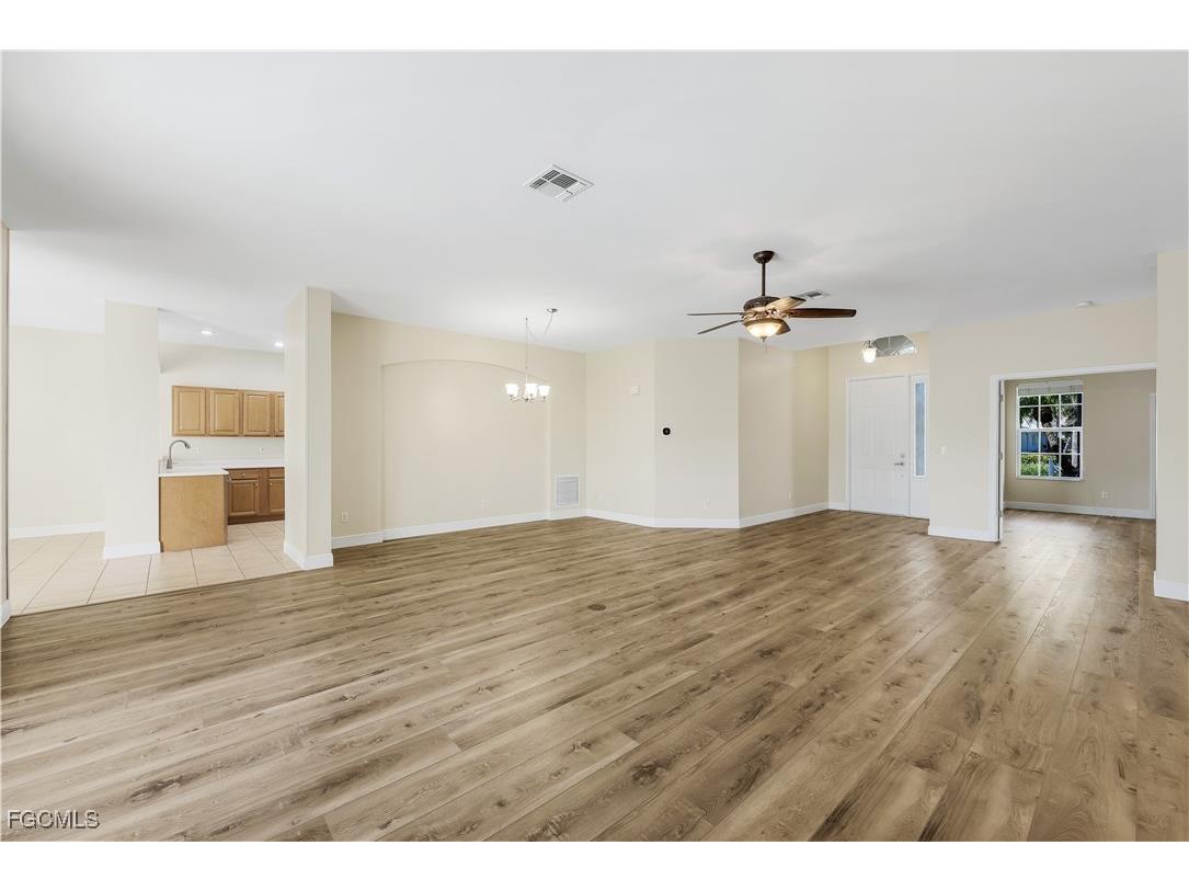 9214 Palm Island Circle North Fort Myers FL 33903 2025025547 image5