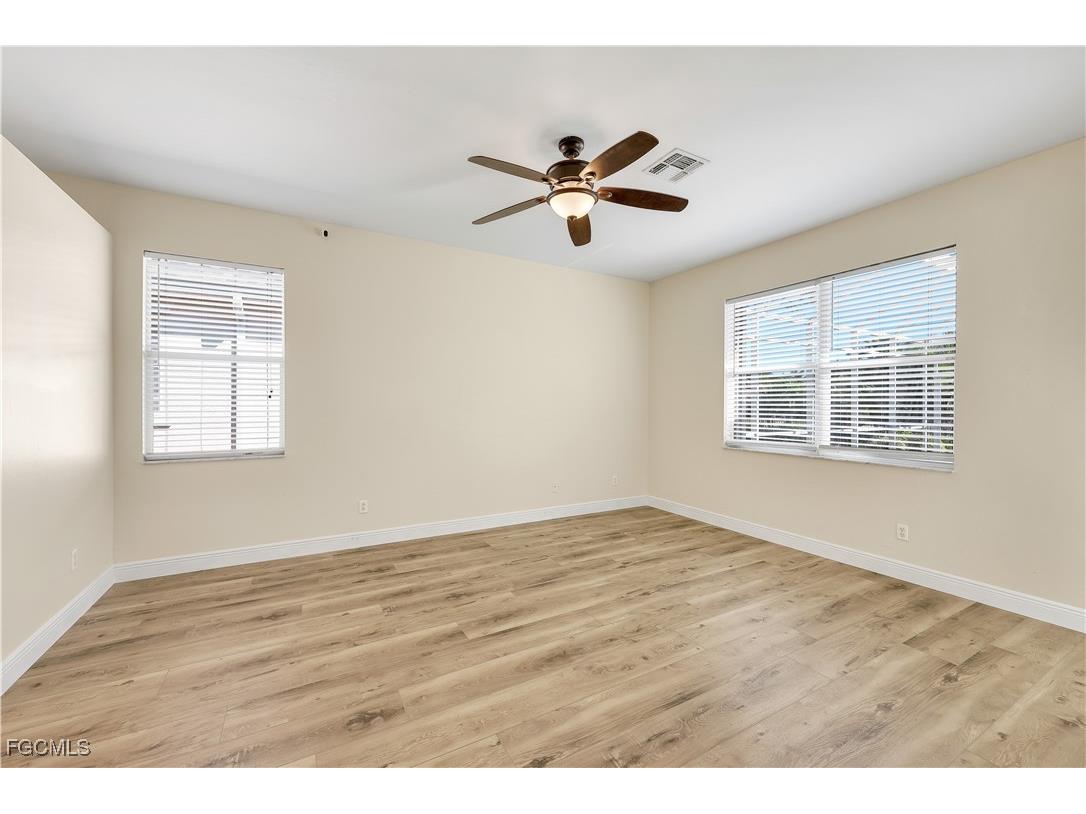 9214 Palm Island Circle North Fort Myers FL 33903 2025025547 image9