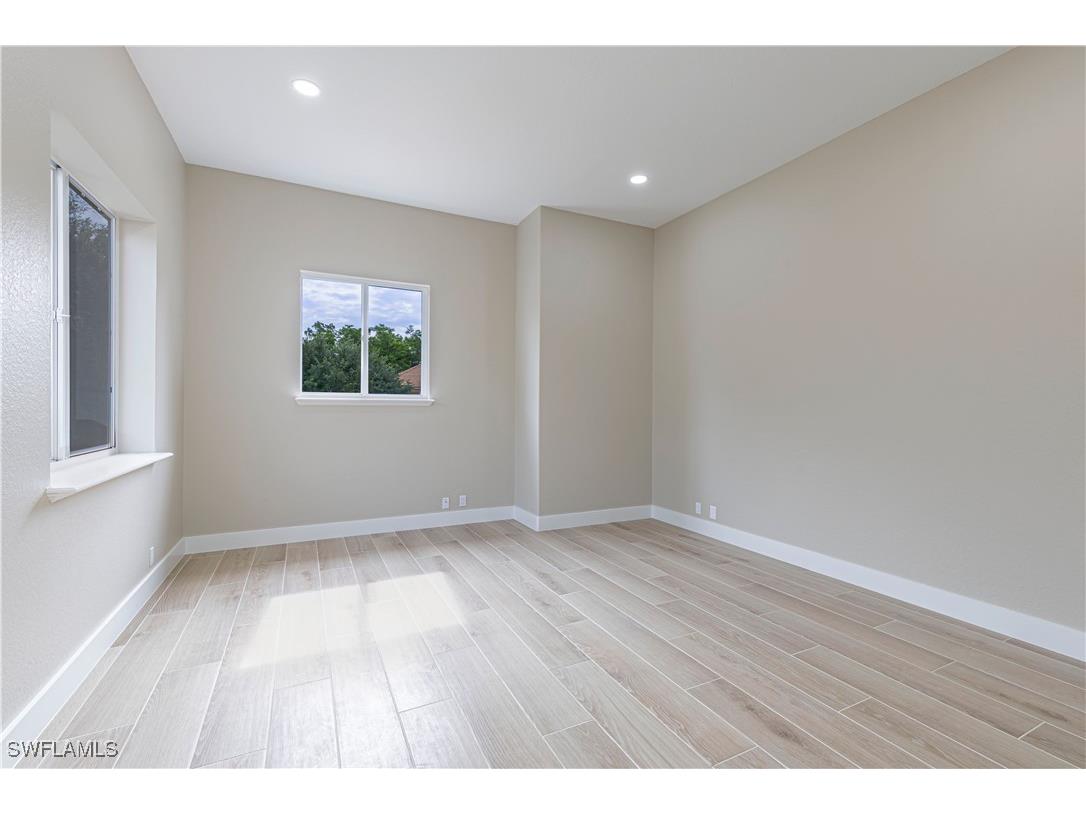 9217 Troon Lakes Drive Naples FL 34109 225061062 image18