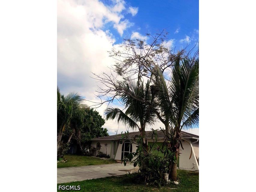 922 SE 26th Terrace Cape Coral FL 33904 2026009732 image2