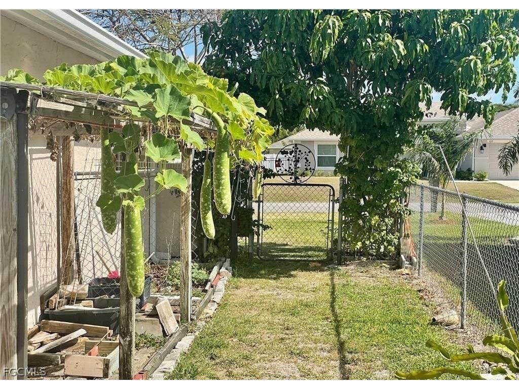 922 SE 26th Terrace Cape Coral FL 33904 2026009732 image25