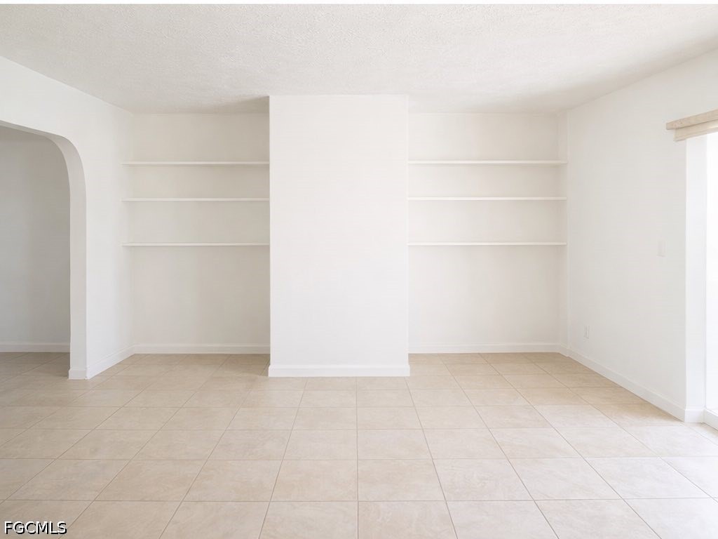 922 SE 26th Terrace Cape Coral FL 33904 2026009732 image5
