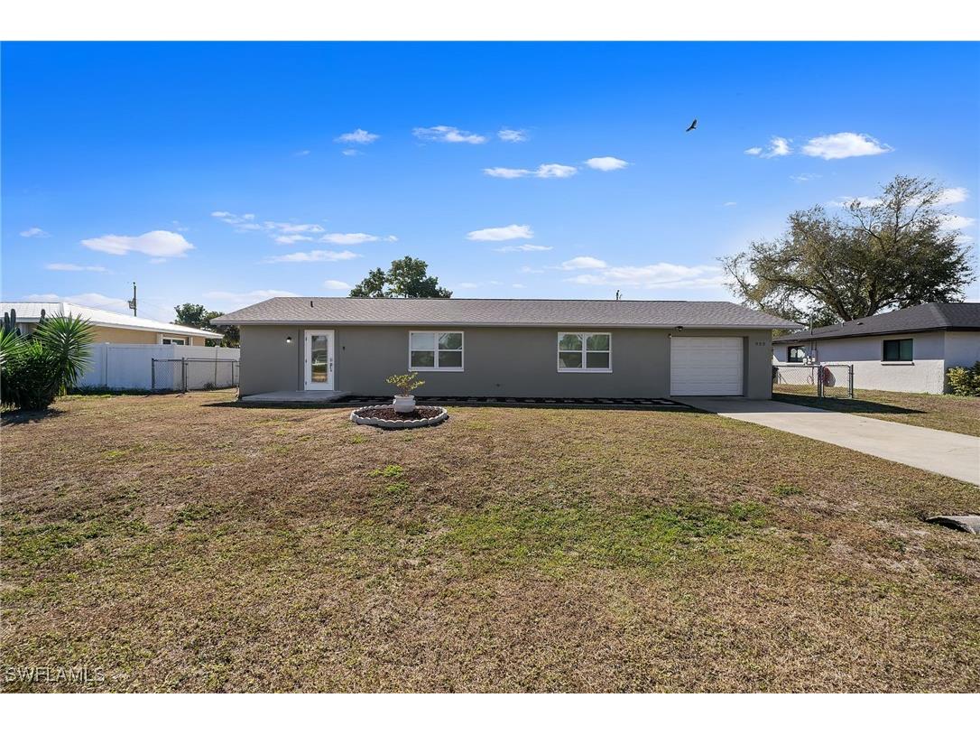 922 SE 27th Terrace Cape Coral FL 33904 226004952 image2