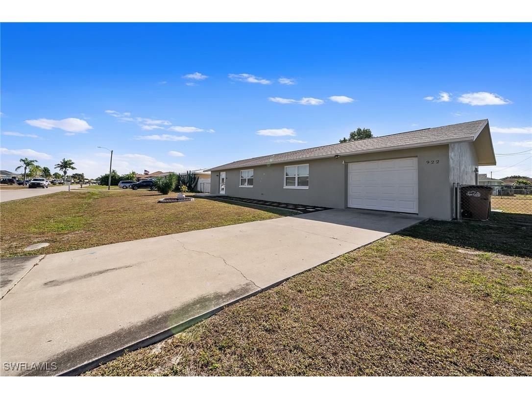 922 SE 27th Terrace Cape Coral FL 33904 226004952 image4