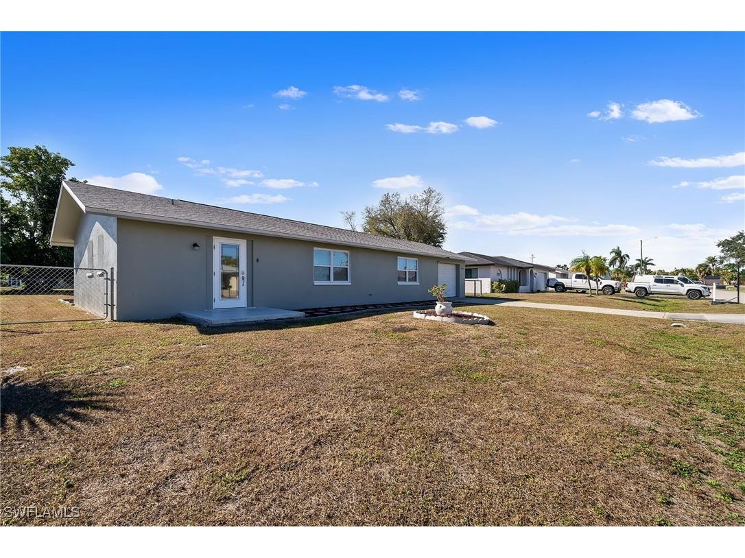 922 SE 27th Terrace Cape Coral FL 33904 226004952 image5