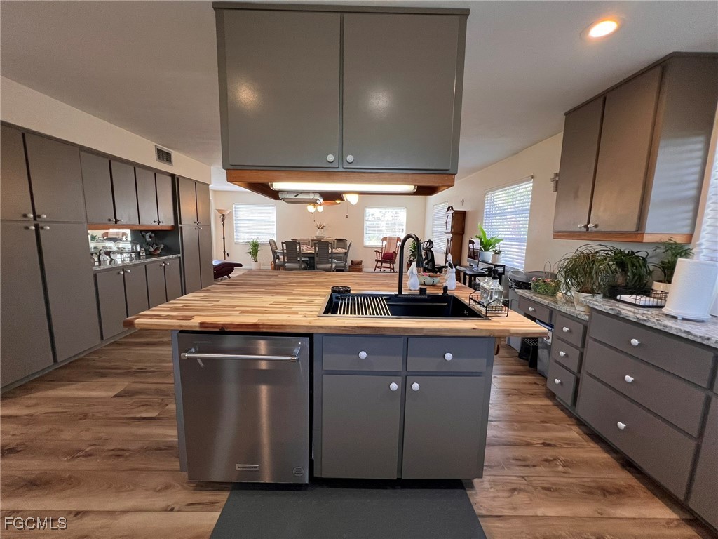 9225 Dimmick Drive Sanibel FL 33957 2025023693 image15