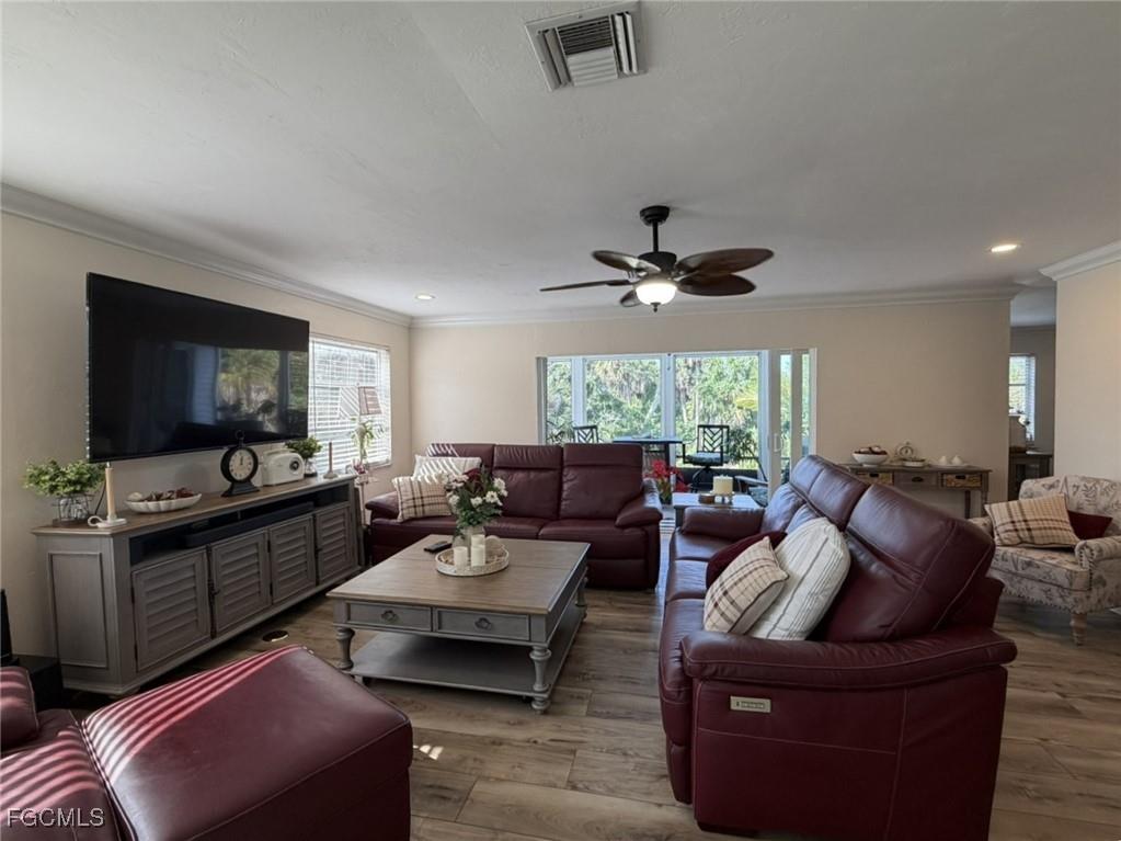 9225 Dimmick Drive Sanibel FL 33957 2025023693 image6