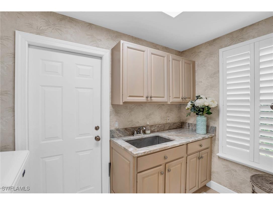 9226 Troon Lakes Drive Naples FL 34109 225073637 image13