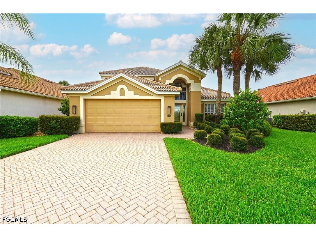9227 Independence Way Fort Myers FL 33913 2026024194 image1