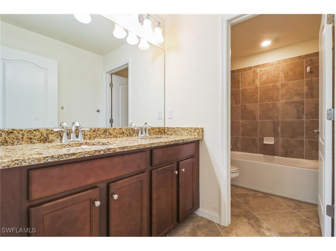 9227 Shadow Oak Lane Naples FL 34120 225066847 image17