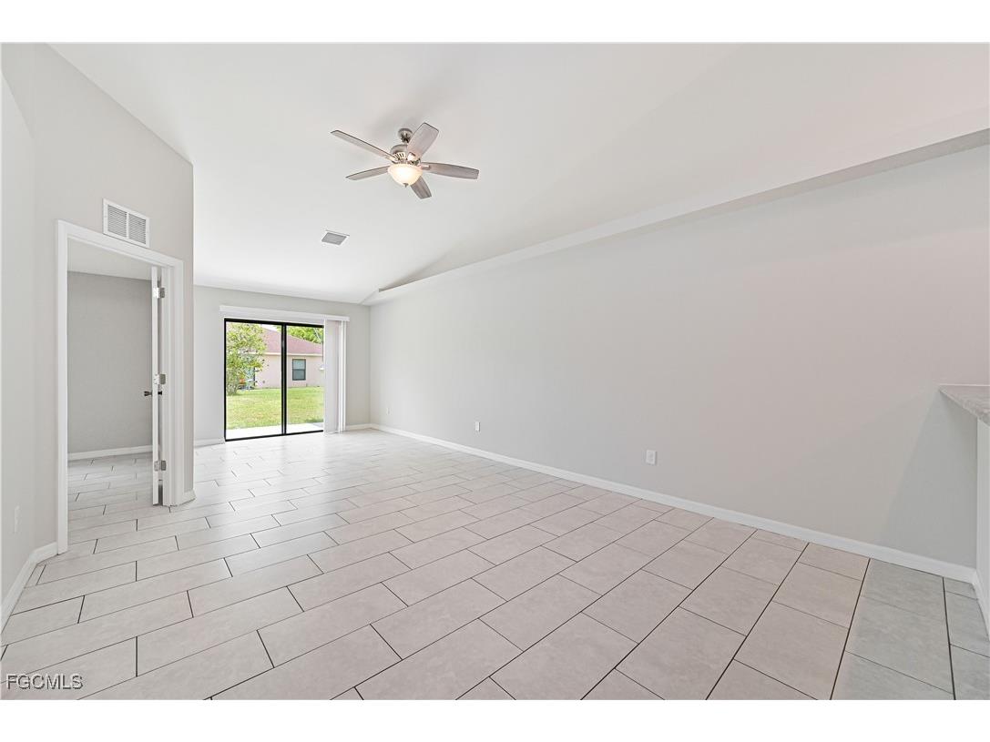 923 & 925 SE 13th Terrace Cape Coral FL 33990 2025003882 image11
