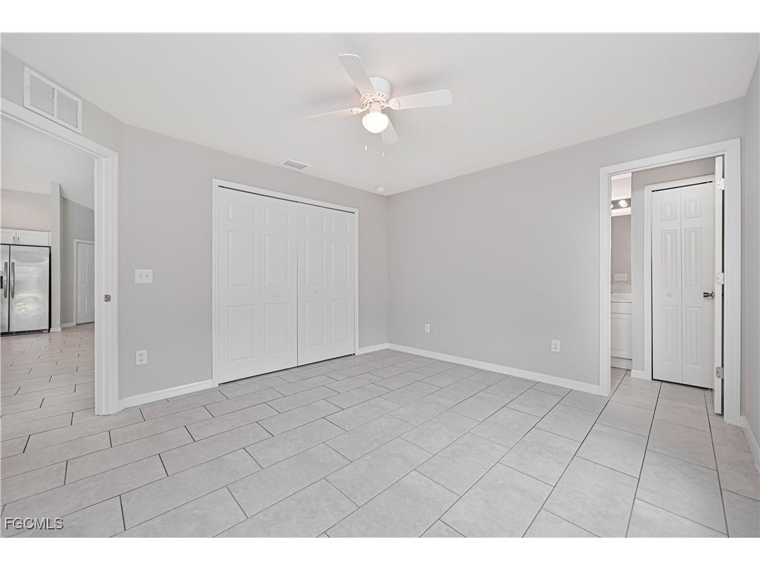 923 & 925 SE 13th Terrace Cape Coral FL 33990 2025003882 image13