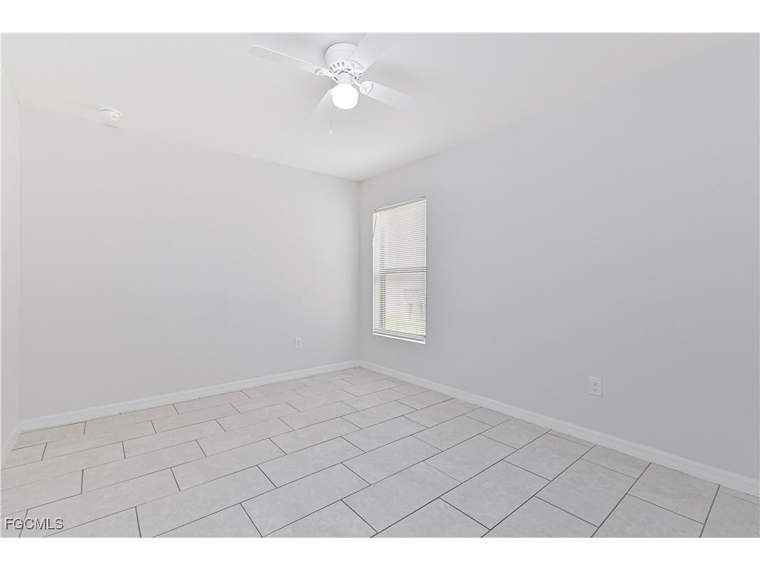 923 & 925 SE 13th Terrace Cape Coral FL 33990 2025003882 image14