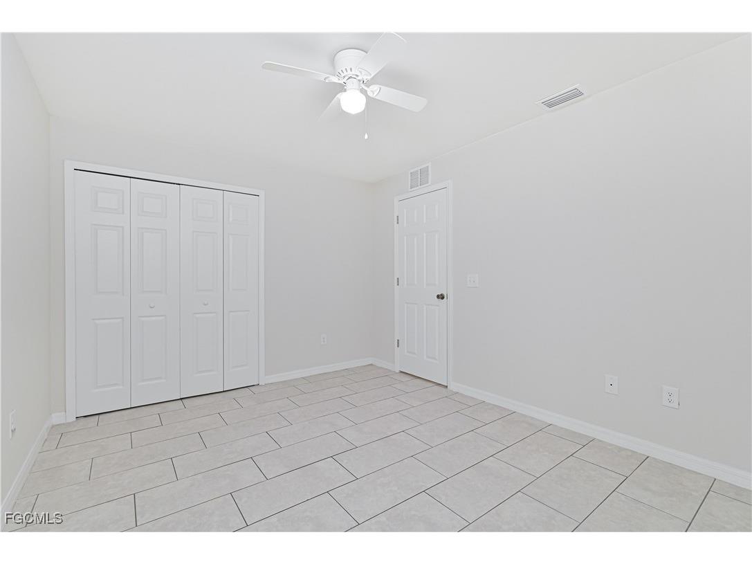 923 & 925 SE 13th Terrace Cape Coral FL 33990 2025003882 image15
