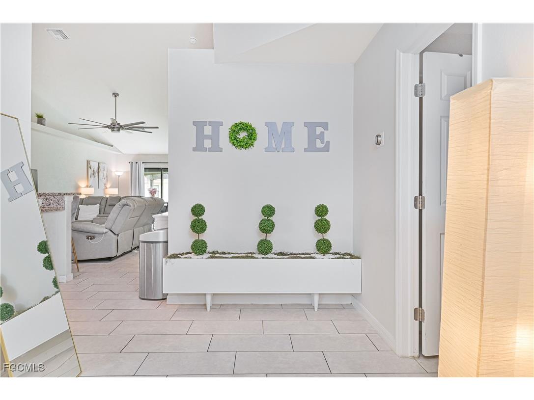 923 & 925 SE 13th Terrace Cape Coral FL 33990 2025003882 image21