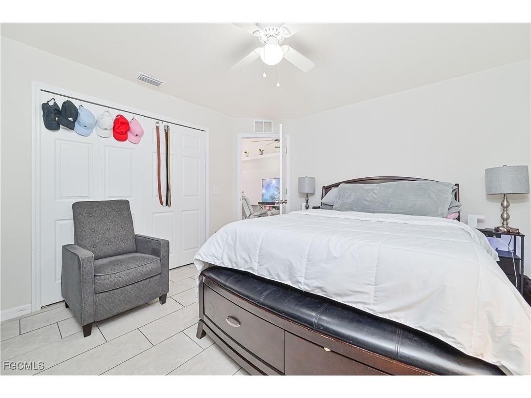 923 & 925 SE 13th Terrace Cape Coral FL 33990 2025003882 image29