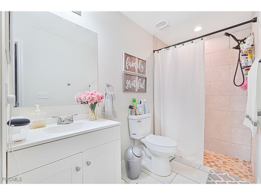 923 & 925 SE 13th Terrace Cape Coral FL 33990 2025003882 image30
