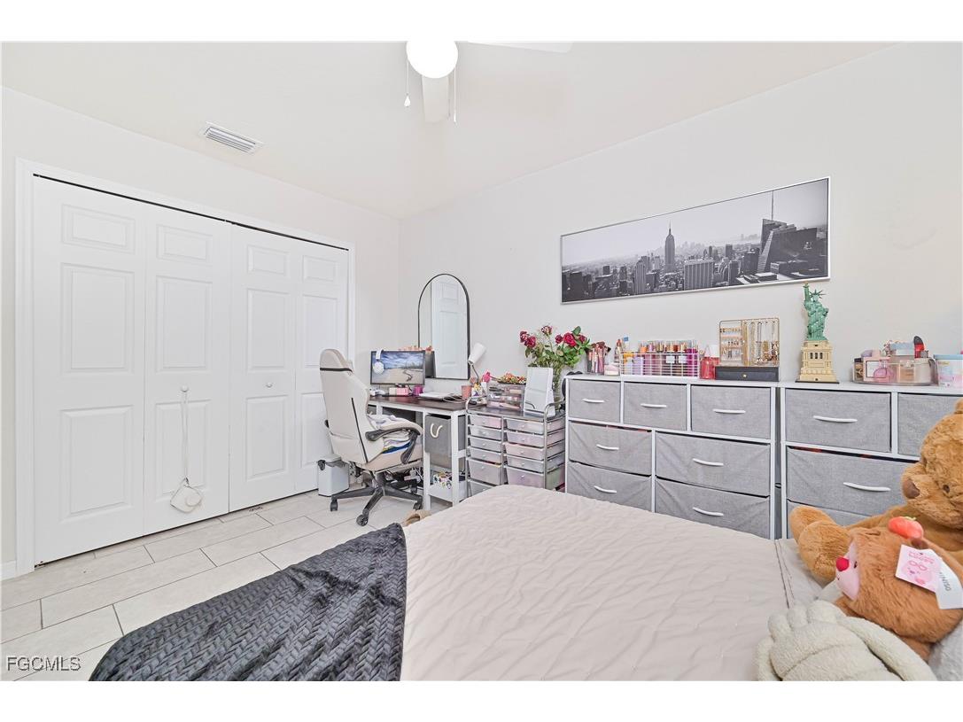923 & 925 SE 13th Terrace Cape Coral FL 33990 2025003882 image33