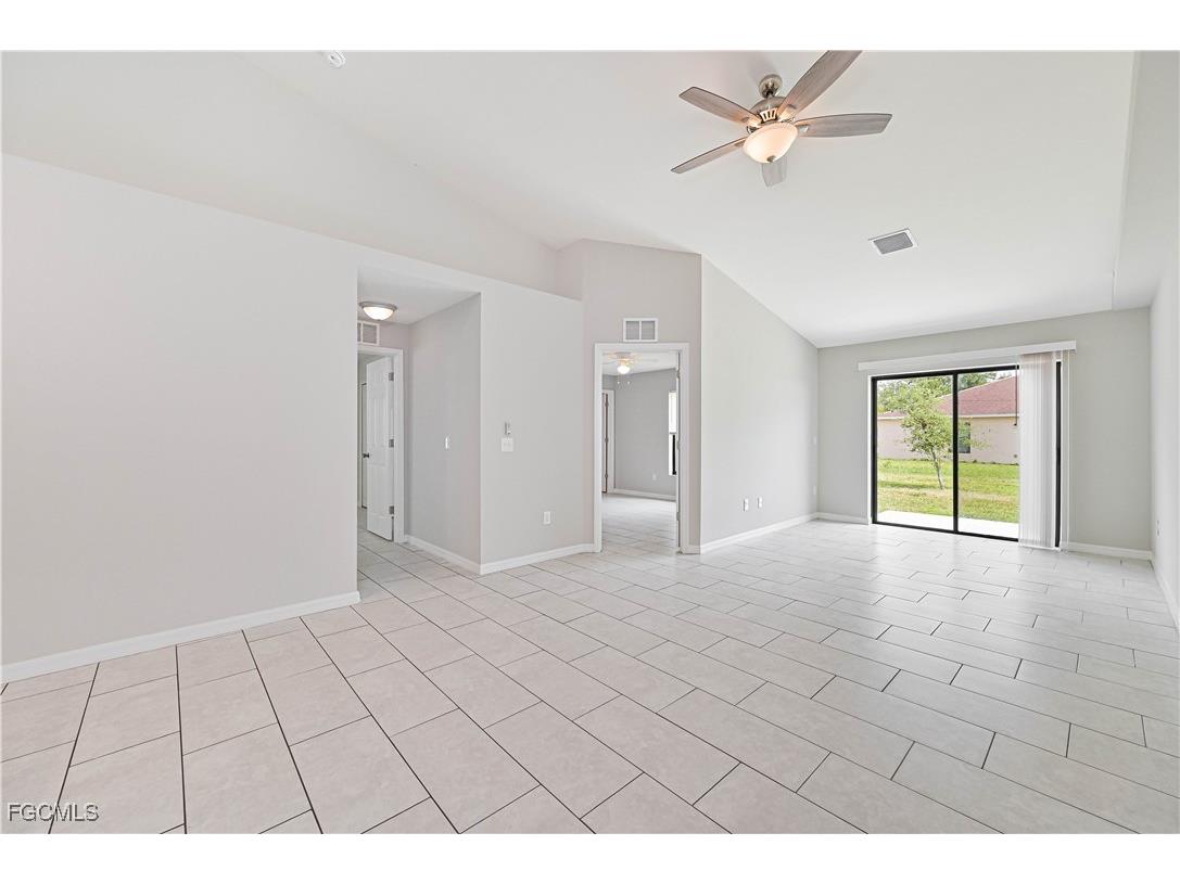 923 & 925 SE 13th Terrace Cape Coral FL 33990 2025003882 image5