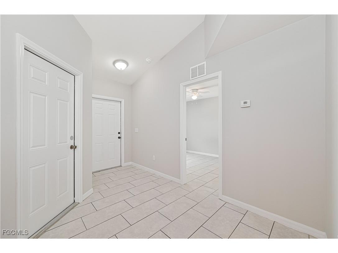 923 & 925 SE 13th Terrace Cape Coral FL 33990 2025003882 image9