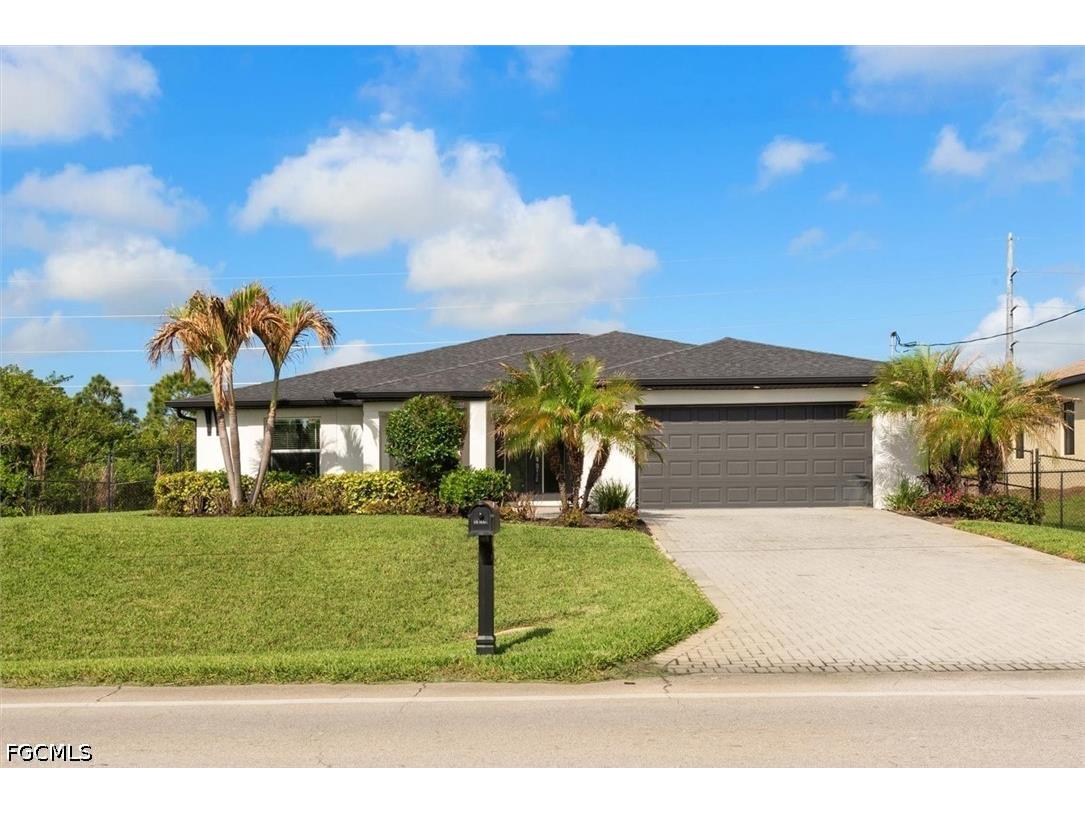 923 Alvin Avenue Lehigh Acres FL 33971 2026015108 image1