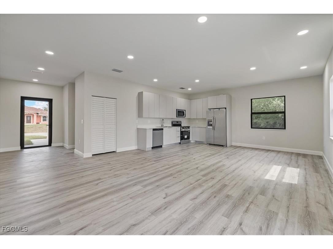 923 NE 16th Terrace Cape Coral FL 33909 225062302 image2