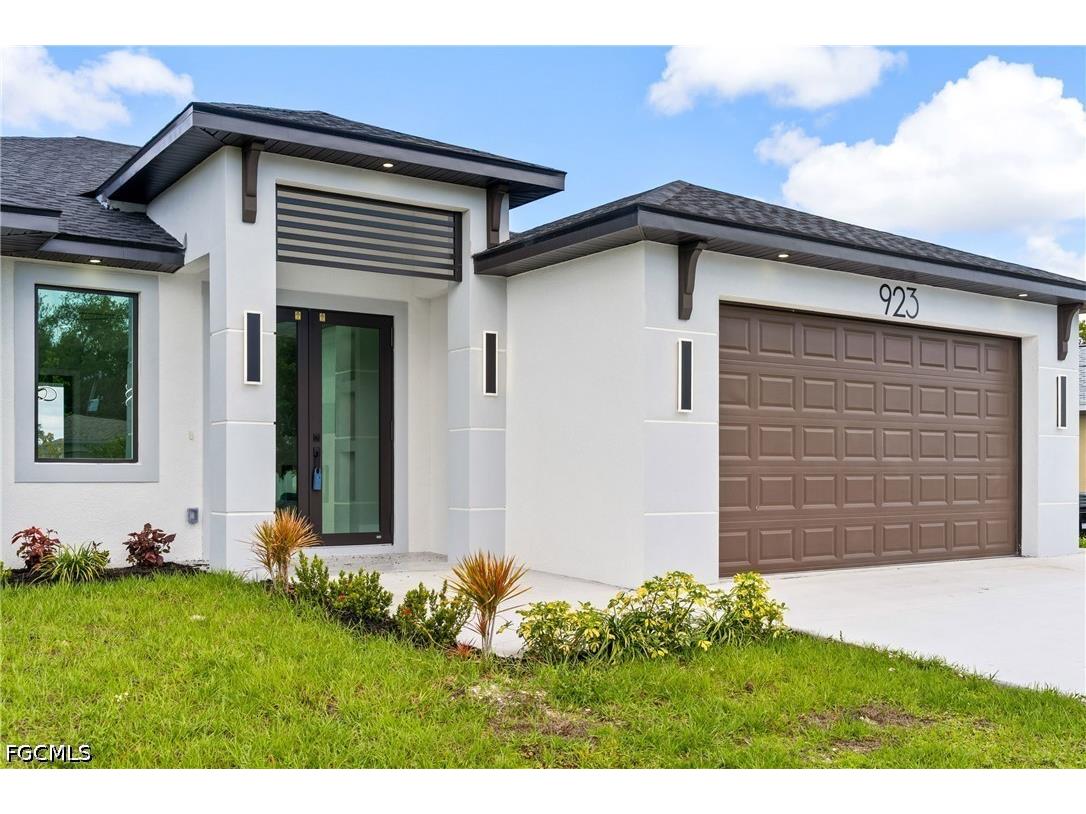 923 NE 17th Terrace Cape Coral FL 33909 2026010974 image4