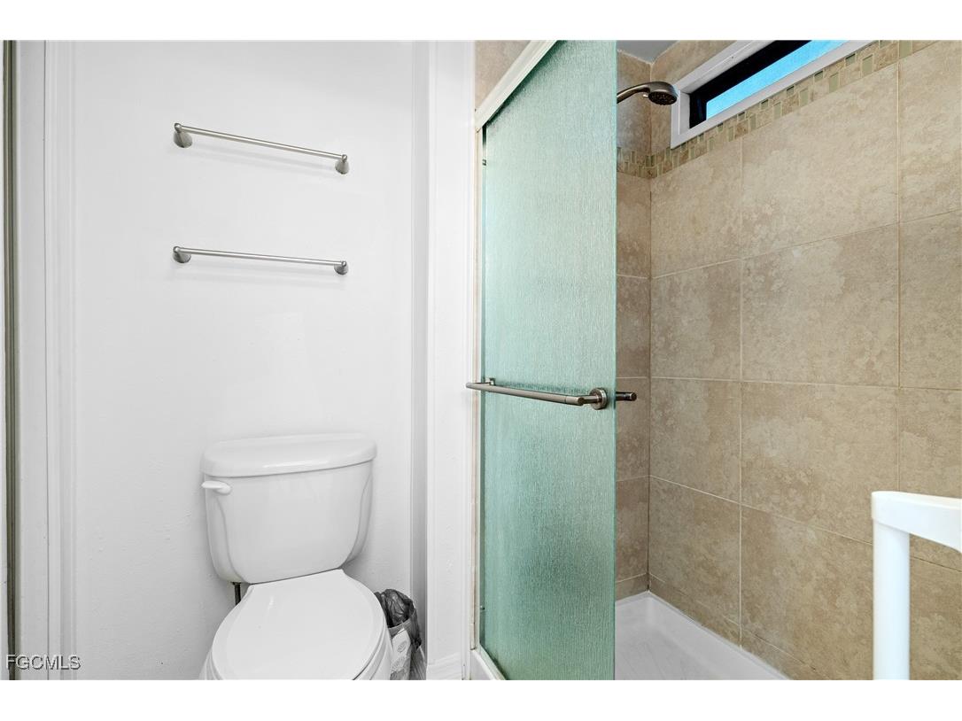 9231 Caloosa Drive North Fort Myers FL 33903 2025003379 image20