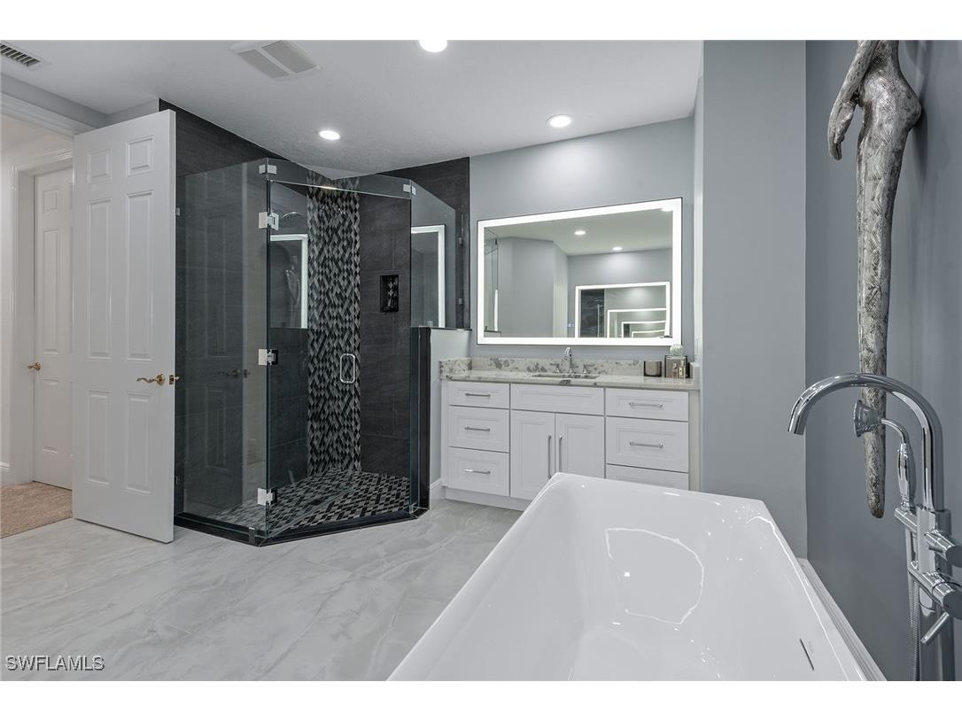 9234 Tesoro Lane #104 Naples FL 34114 225082285 image16