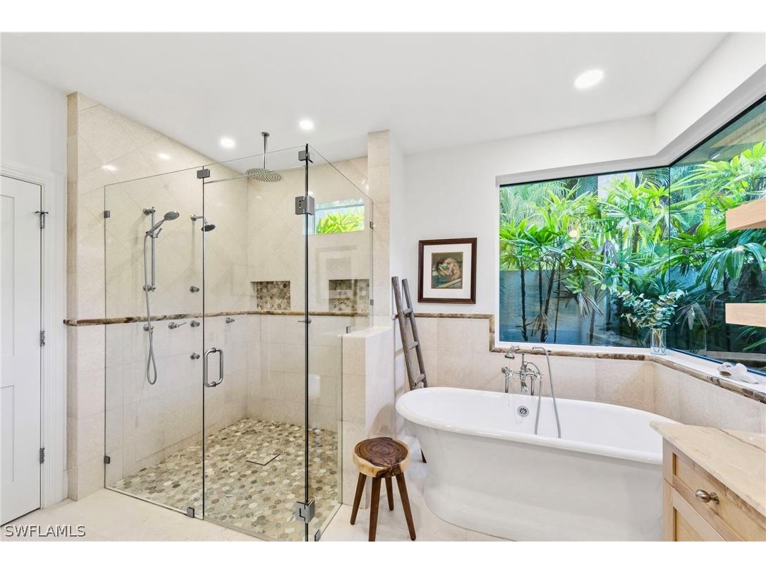 9235 The Lane Naples FL 34109 226011550 image19