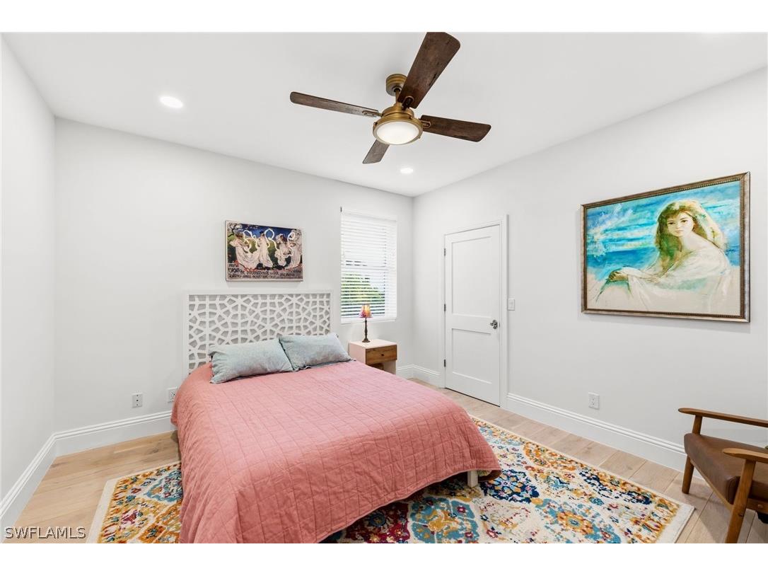9235 The Lane Naples FL 34109 226011550 image26