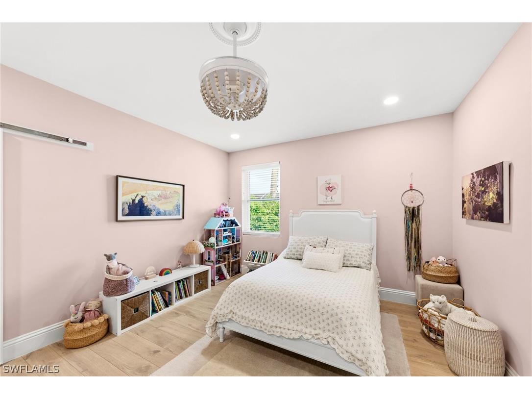 9235 The Lane Naples FL 34109 226011550 image27