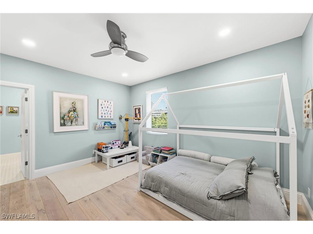 9235 The Lane Naples FL 34109 226011550 image28