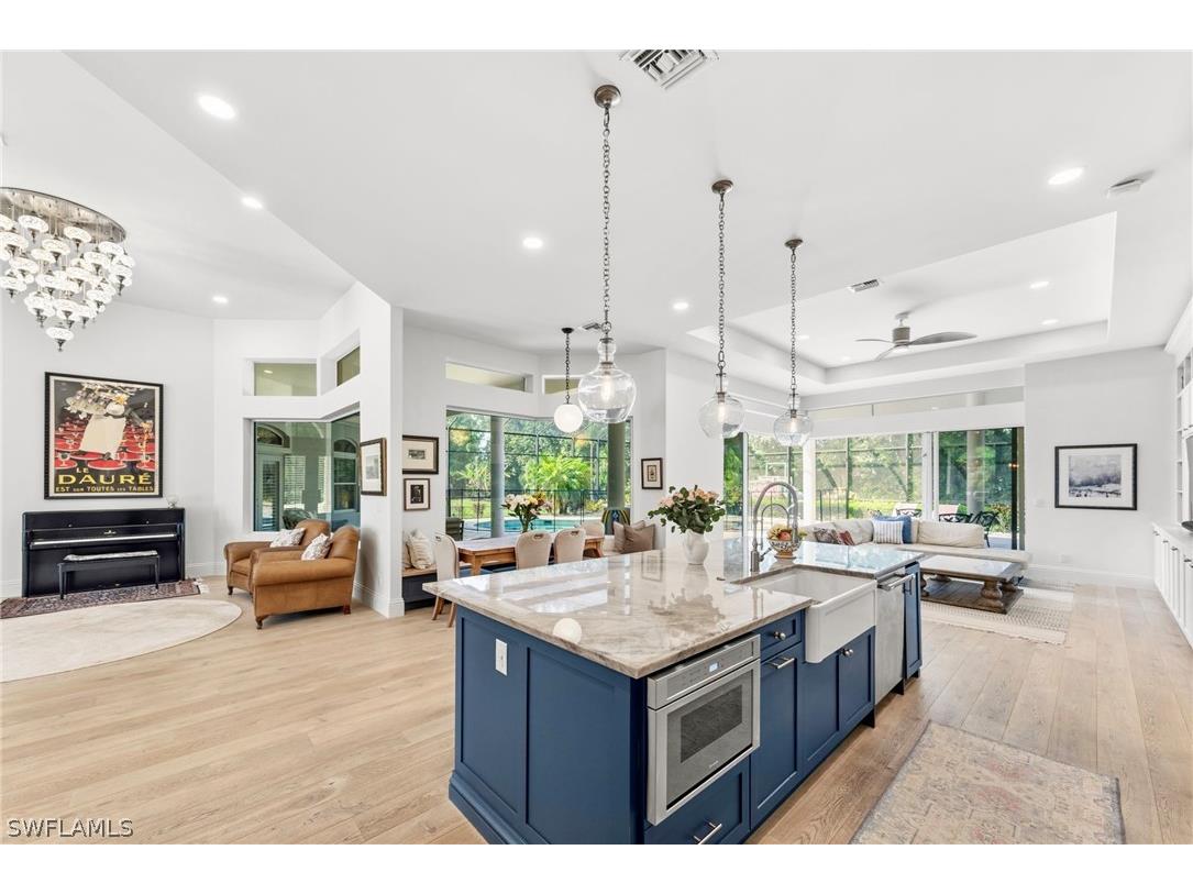 9235 The Lane Naples FL 34109 226011550 image3