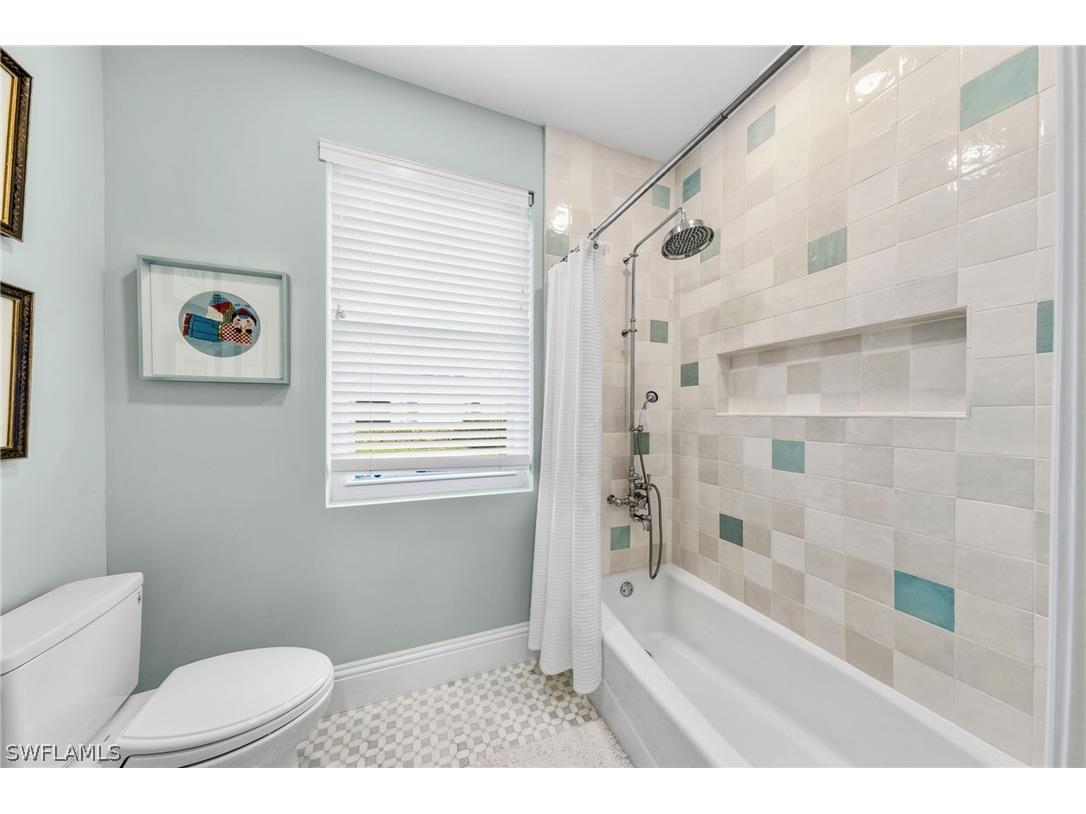 9235 The Lane Naples FL 34109 226011550 image30