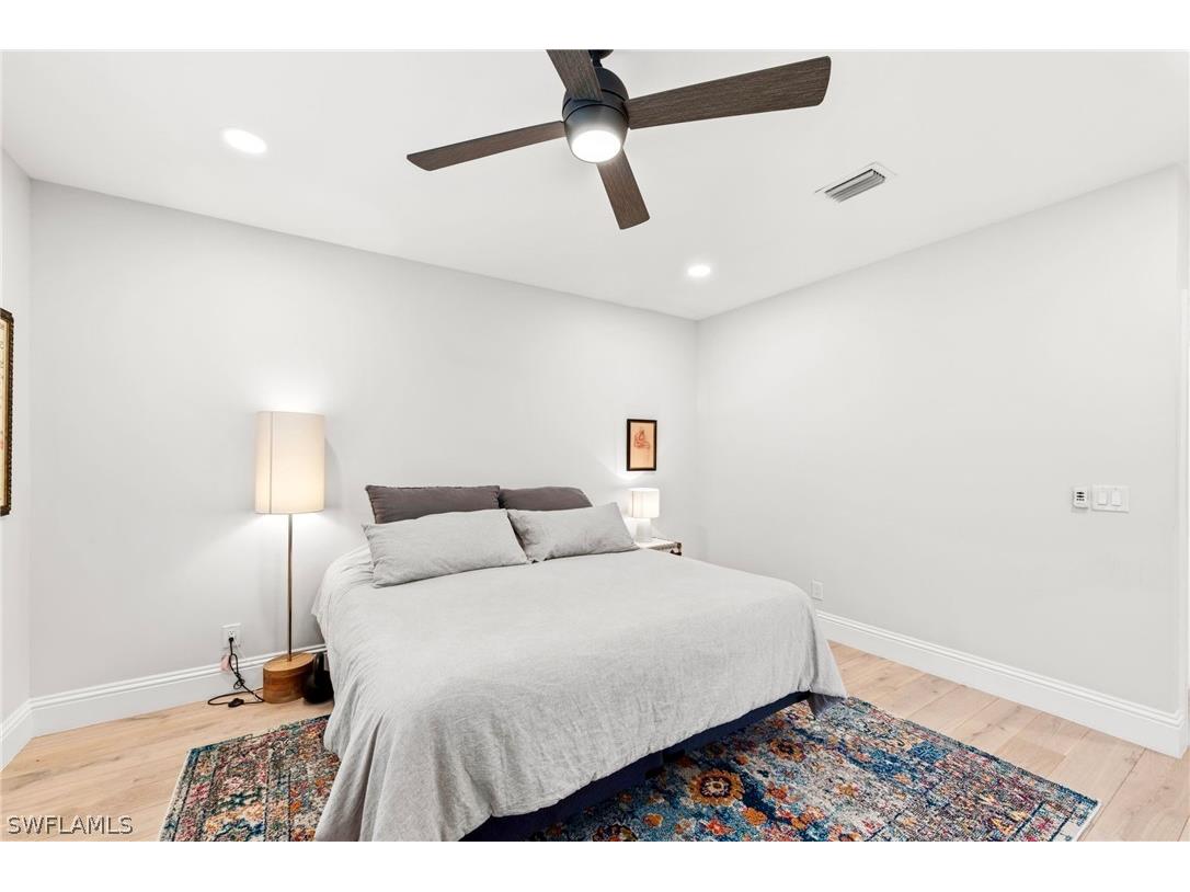 9235 The Lane Naples FL 34109 226011550 image31