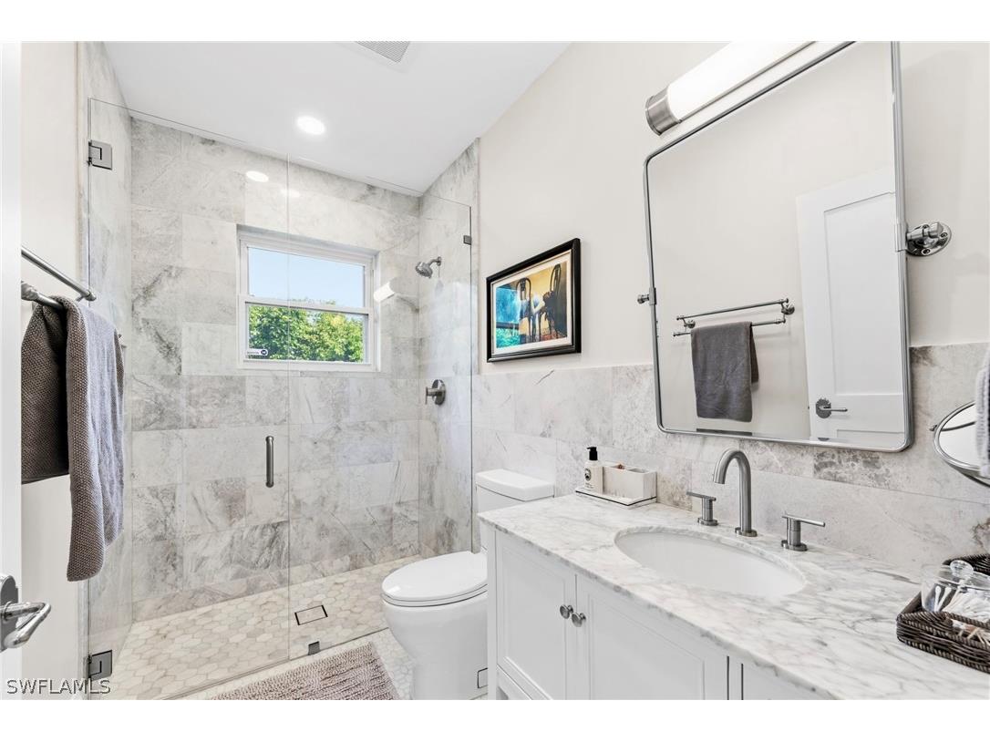 9235 The Lane Naples FL 34109 226011550 image32